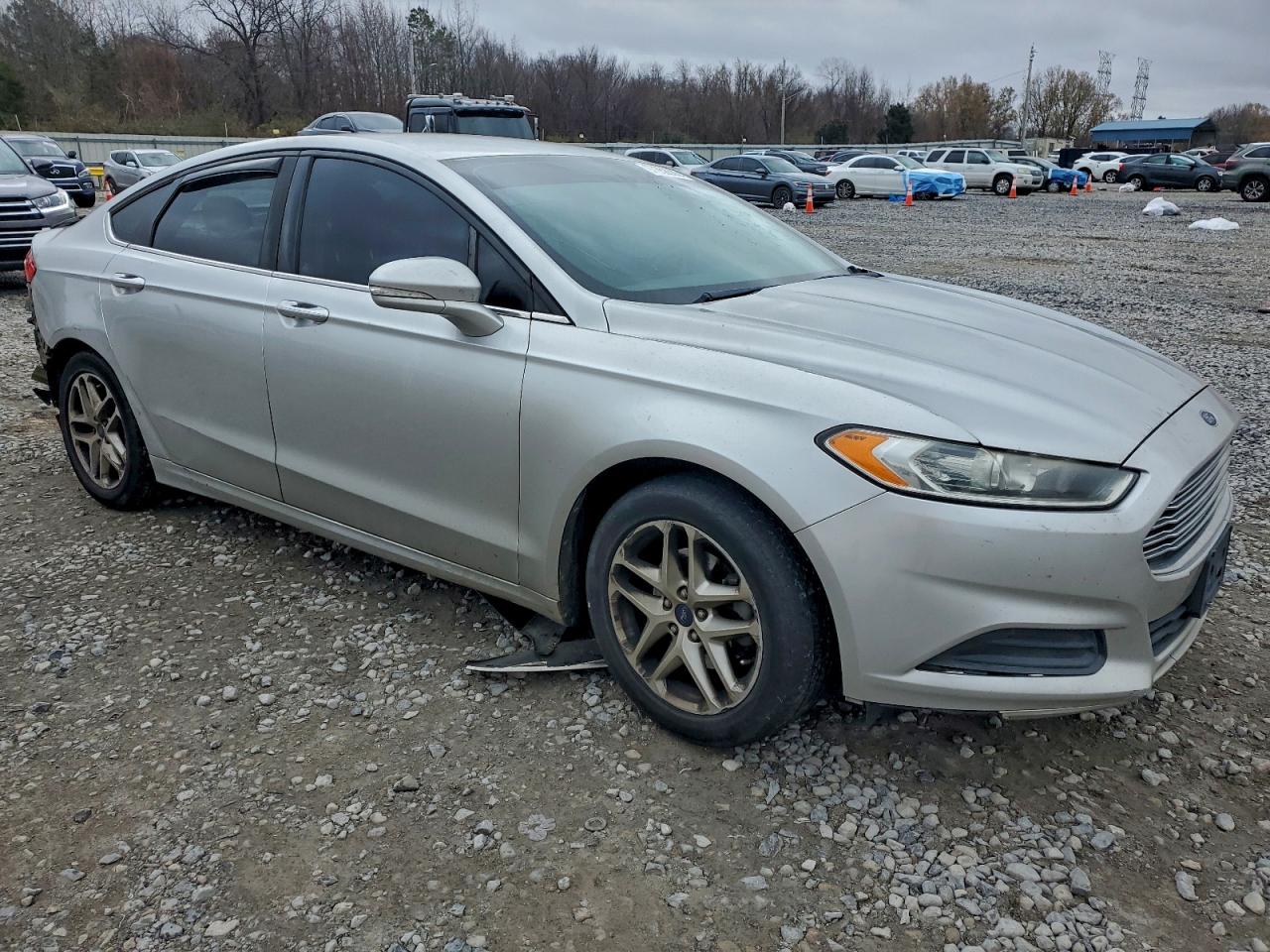 2013 FORD FUSION SE photo 4