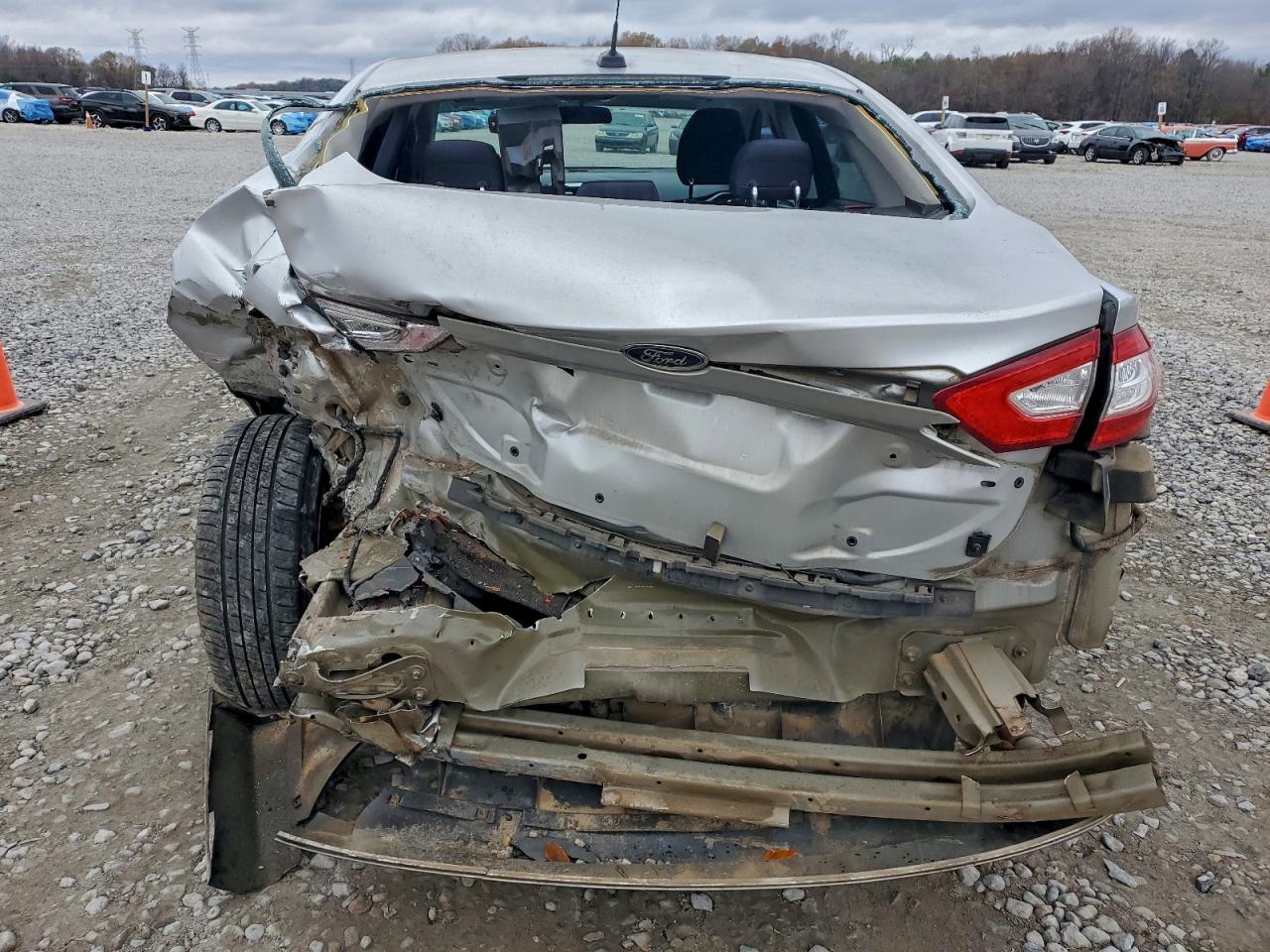 2013 FORD FUSION SE photo 6