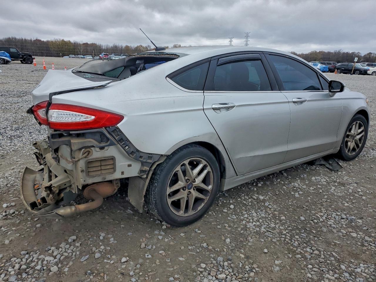 2013 FORD FUSION SE photo 3