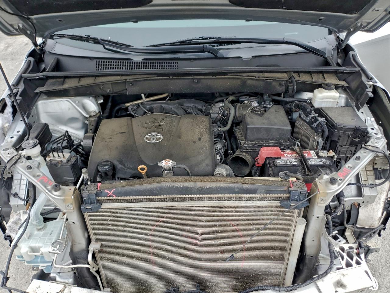 2019 TOYOTA HIGHLANDER LE photo 12