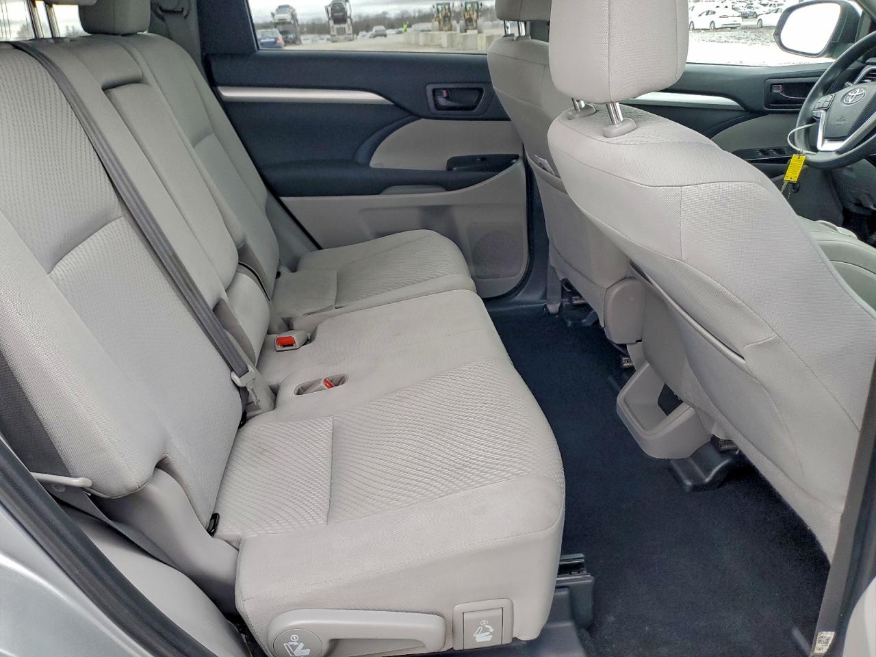 2019 TOYOTA HIGHLANDER LE photo 11