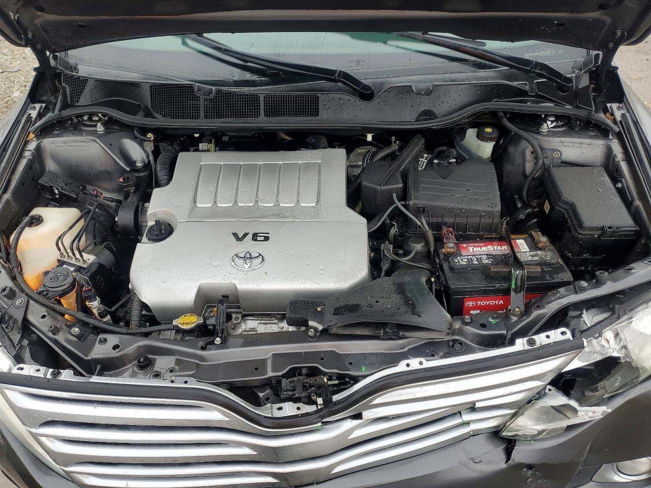 2012 TOYOTA VENZA LE photo 12