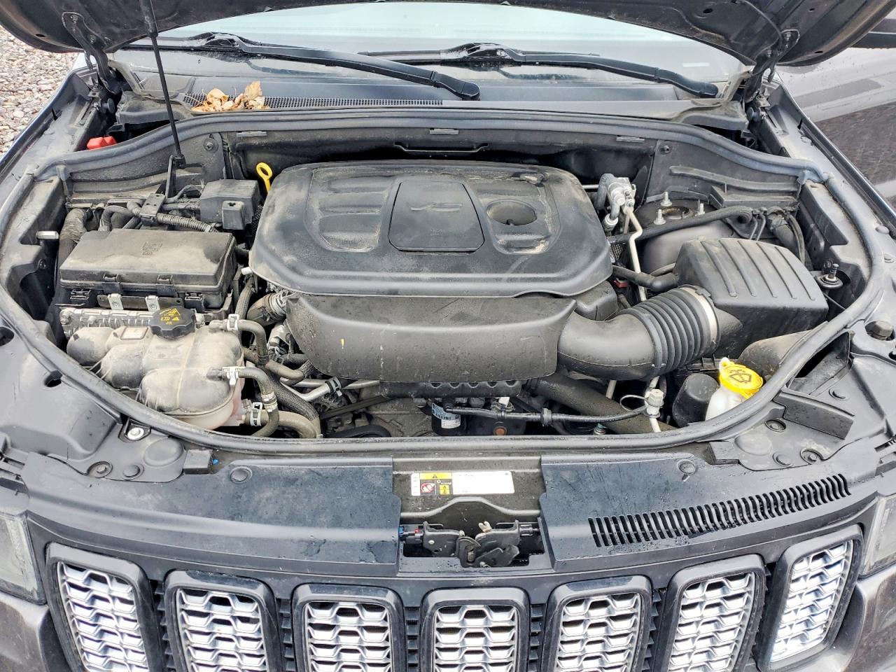 2020 JEEP GRAND CHEROKEE LAREDO photo 12