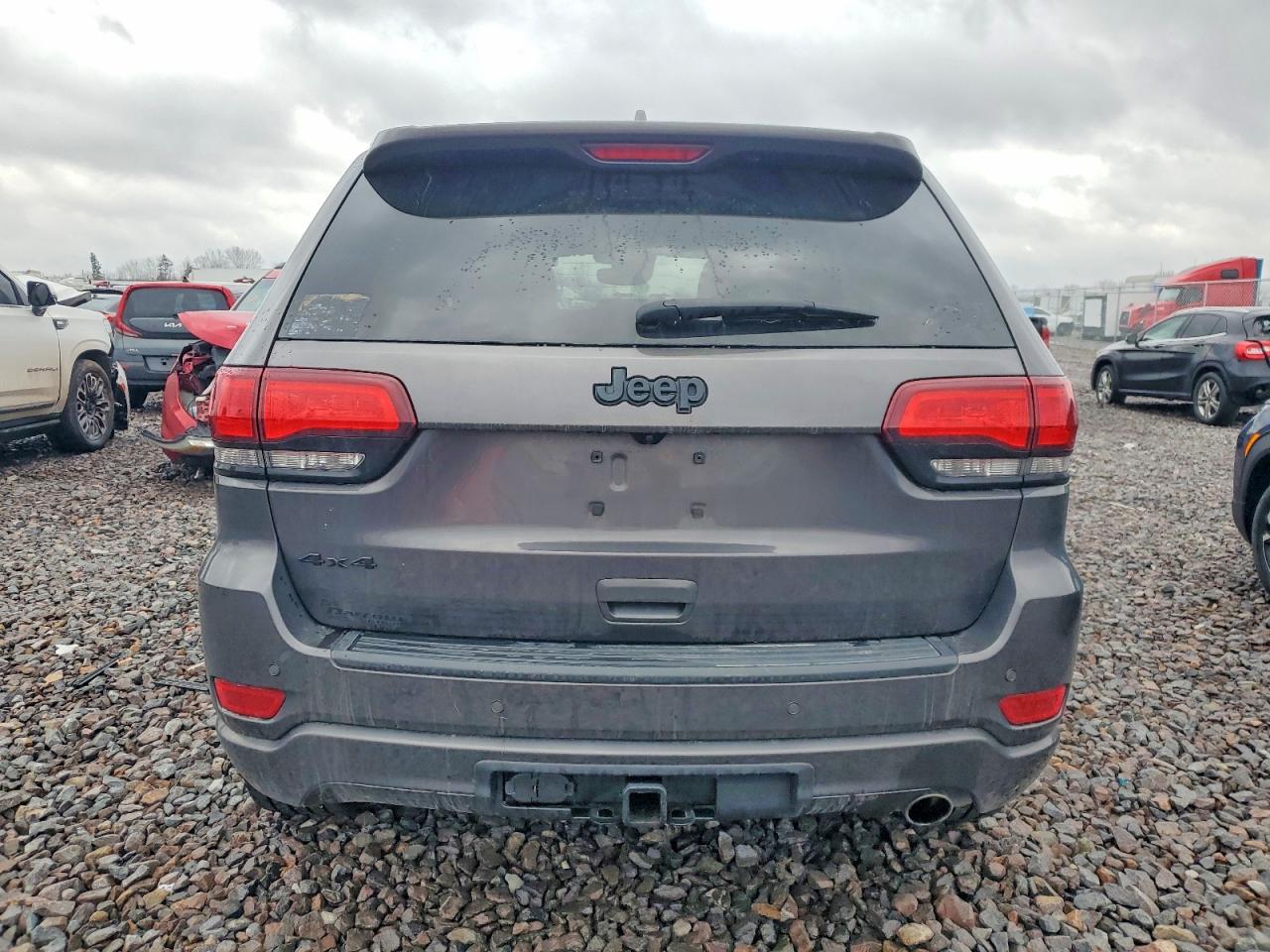 2020 JEEP GRAND CHEROKEE LAREDO photo 6