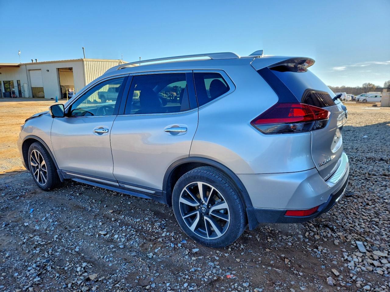 2019 NISSAN ROGUE S photo 2