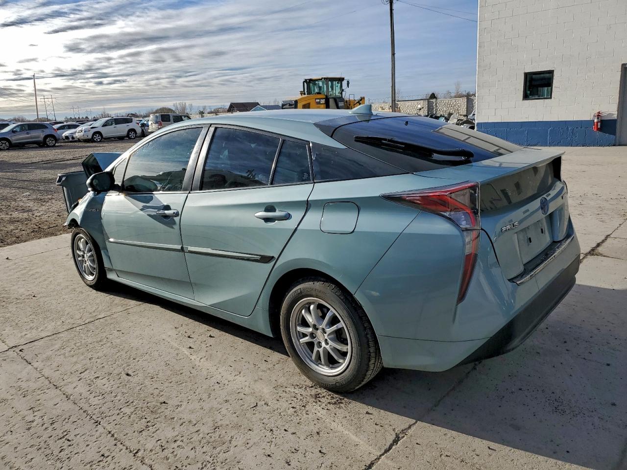 2016 TOYOTA PRIUS photo 2