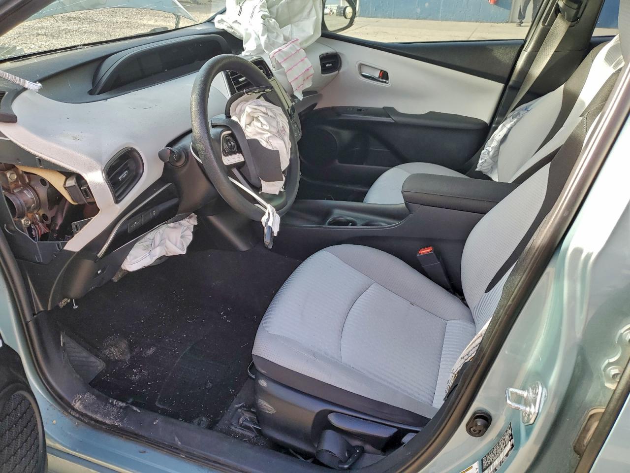 2016 TOYOTA PRIUS photo 7