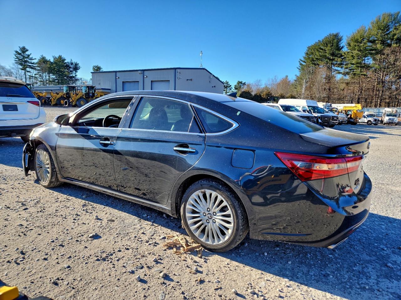 2016 TOYOTA AVALON XLE photo 2