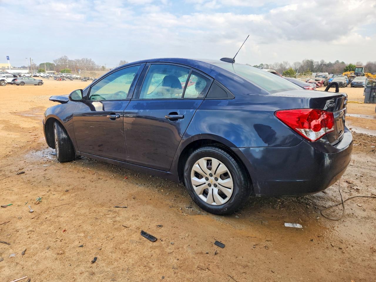 2015 CHEVROLET CRUZE LS photo 2