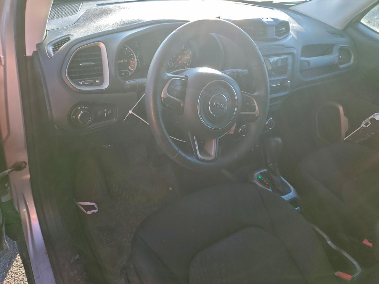 2015 JEEP RENEGADE SPORT photo 8
