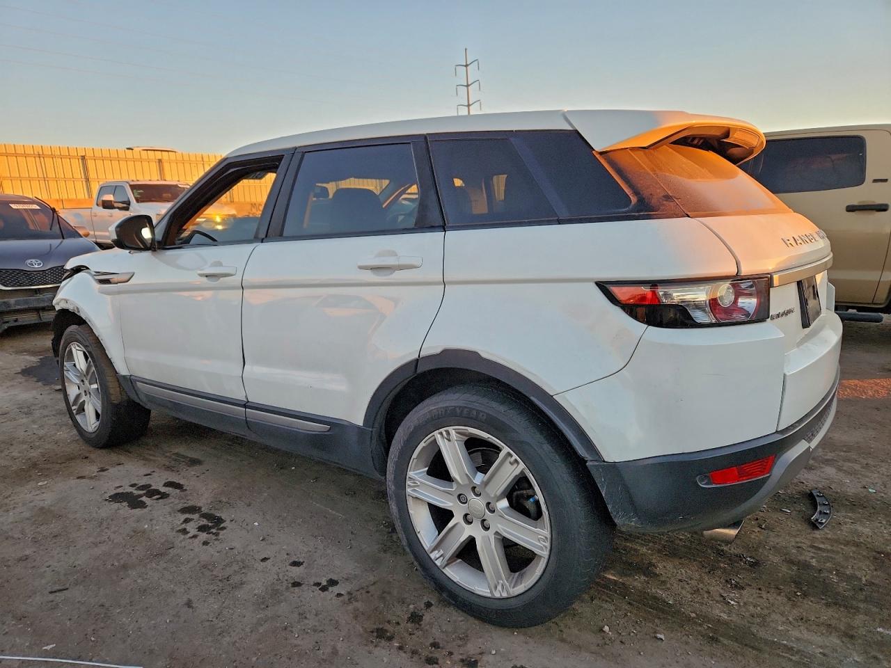 2015 LAND ROVER RANGE ROVER EVOQUE PURE PLUS photo 2