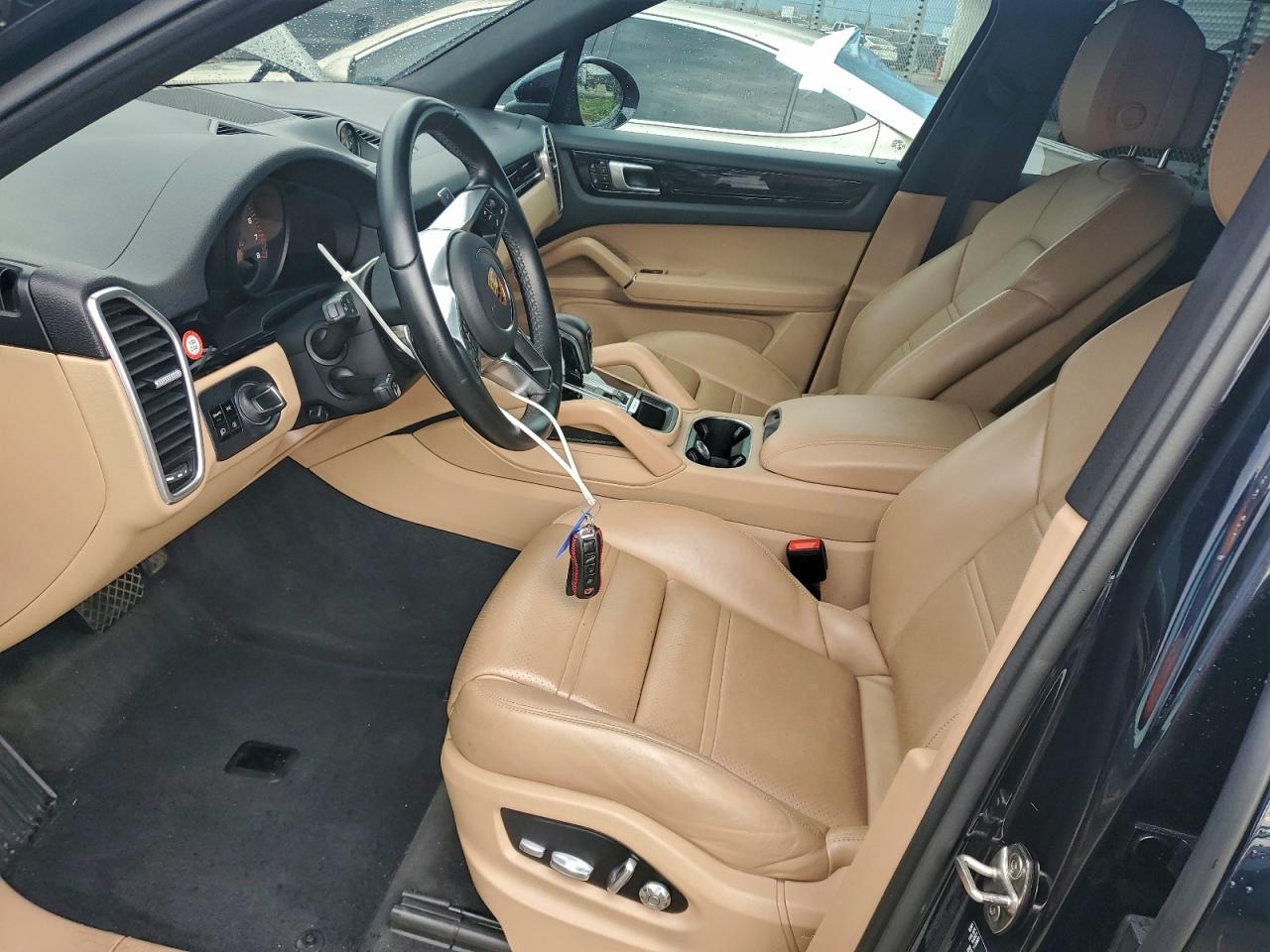 2021 PORSCHE CAYENNE photo 7
