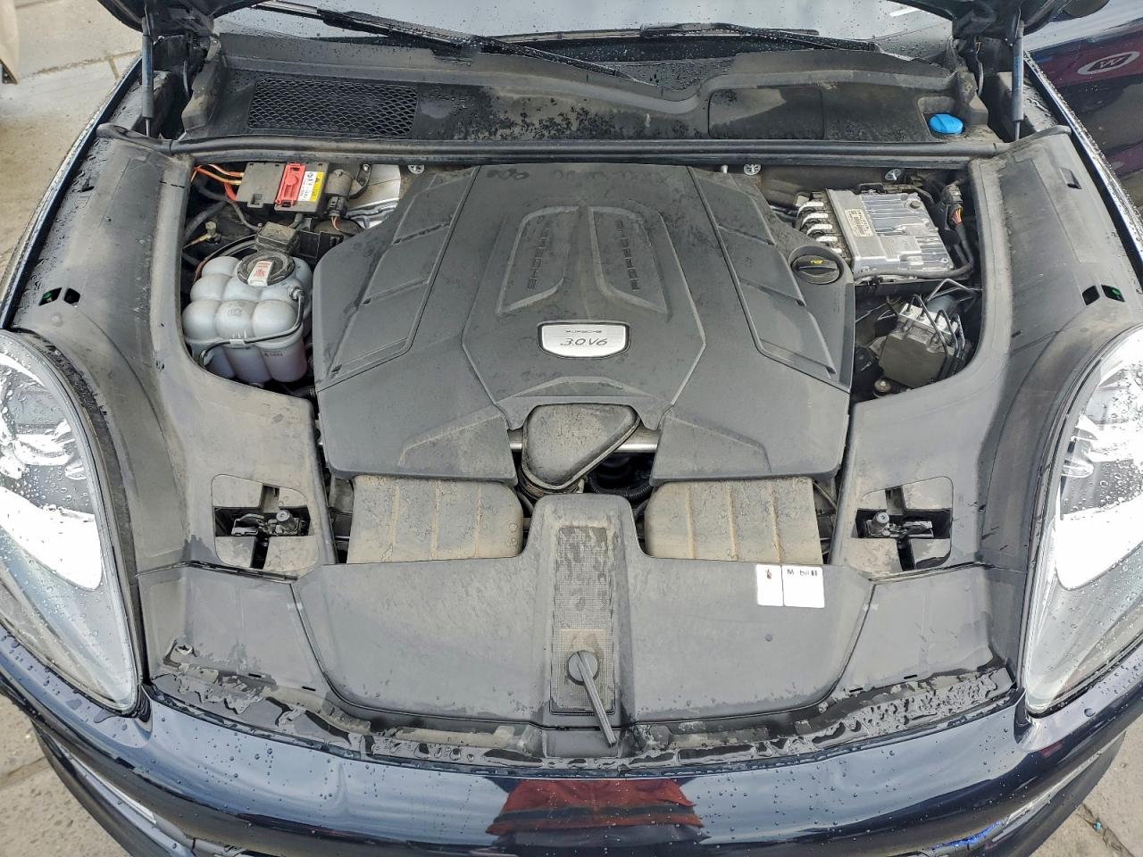 2021 PORSCHE CAYENNE photo 11