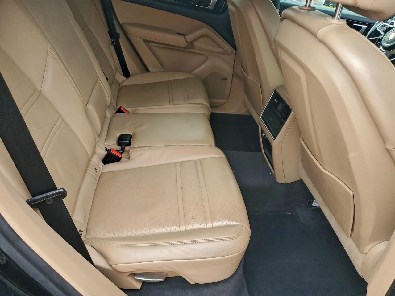 2021 PORSCHE CAYENNE photo 10