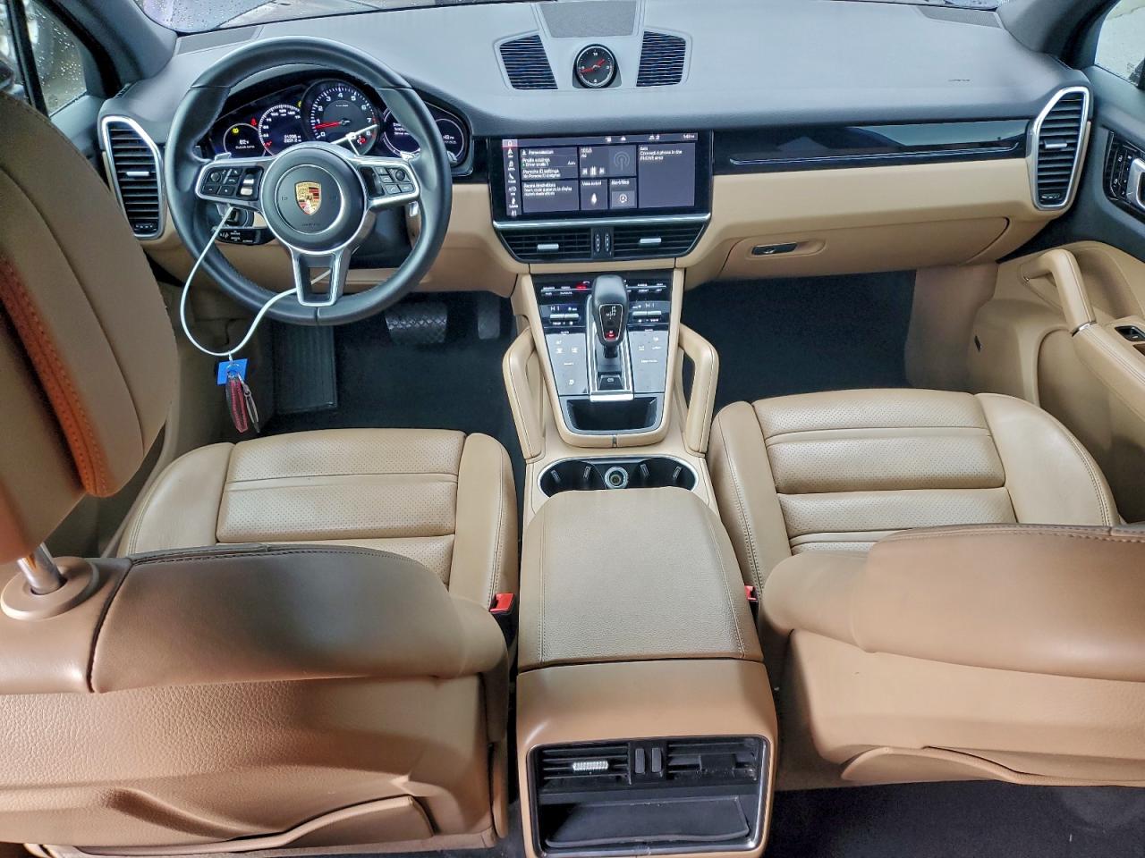 2021 PORSCHE CAYENNE photo 8