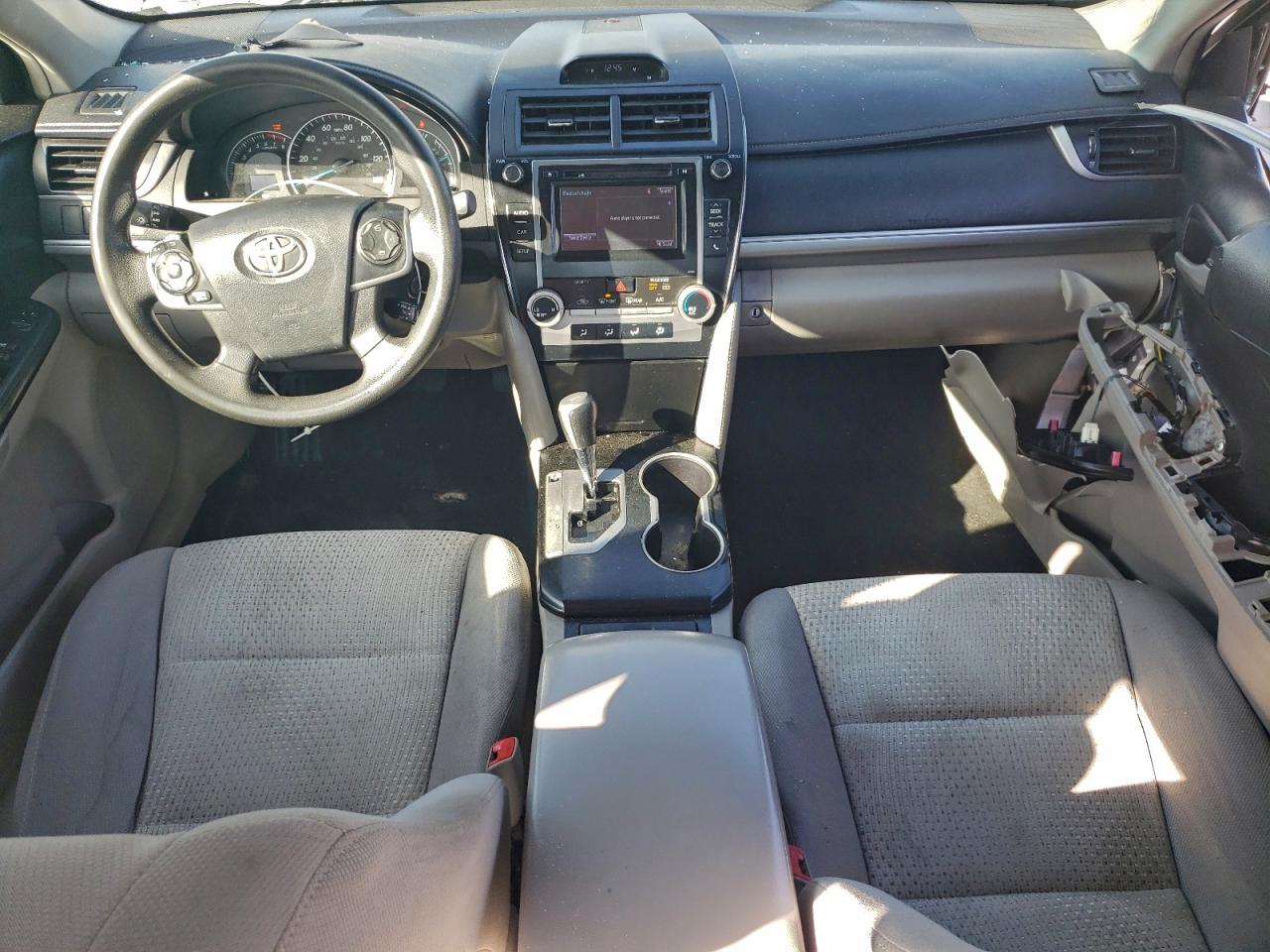 2014 TOYOTA CAMRY L photo 8