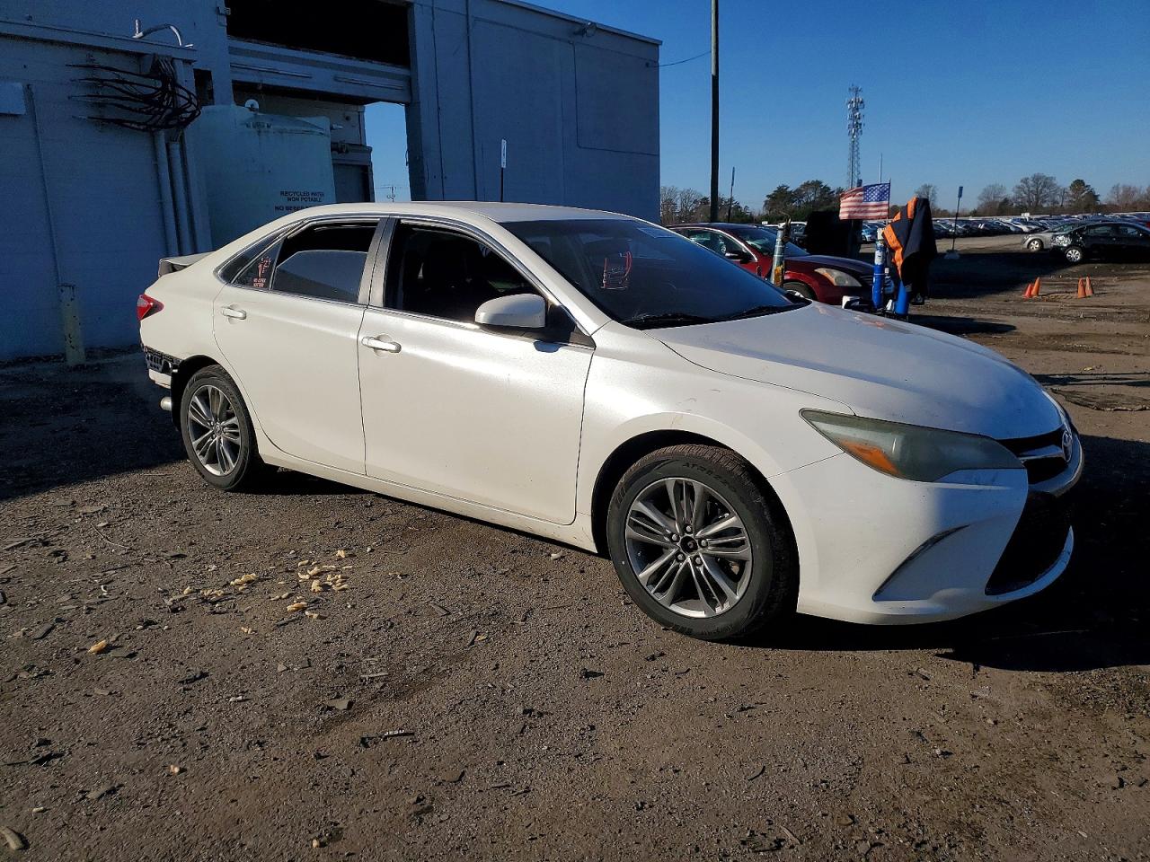 2017 TOYOTA CAMRY LE photo 4