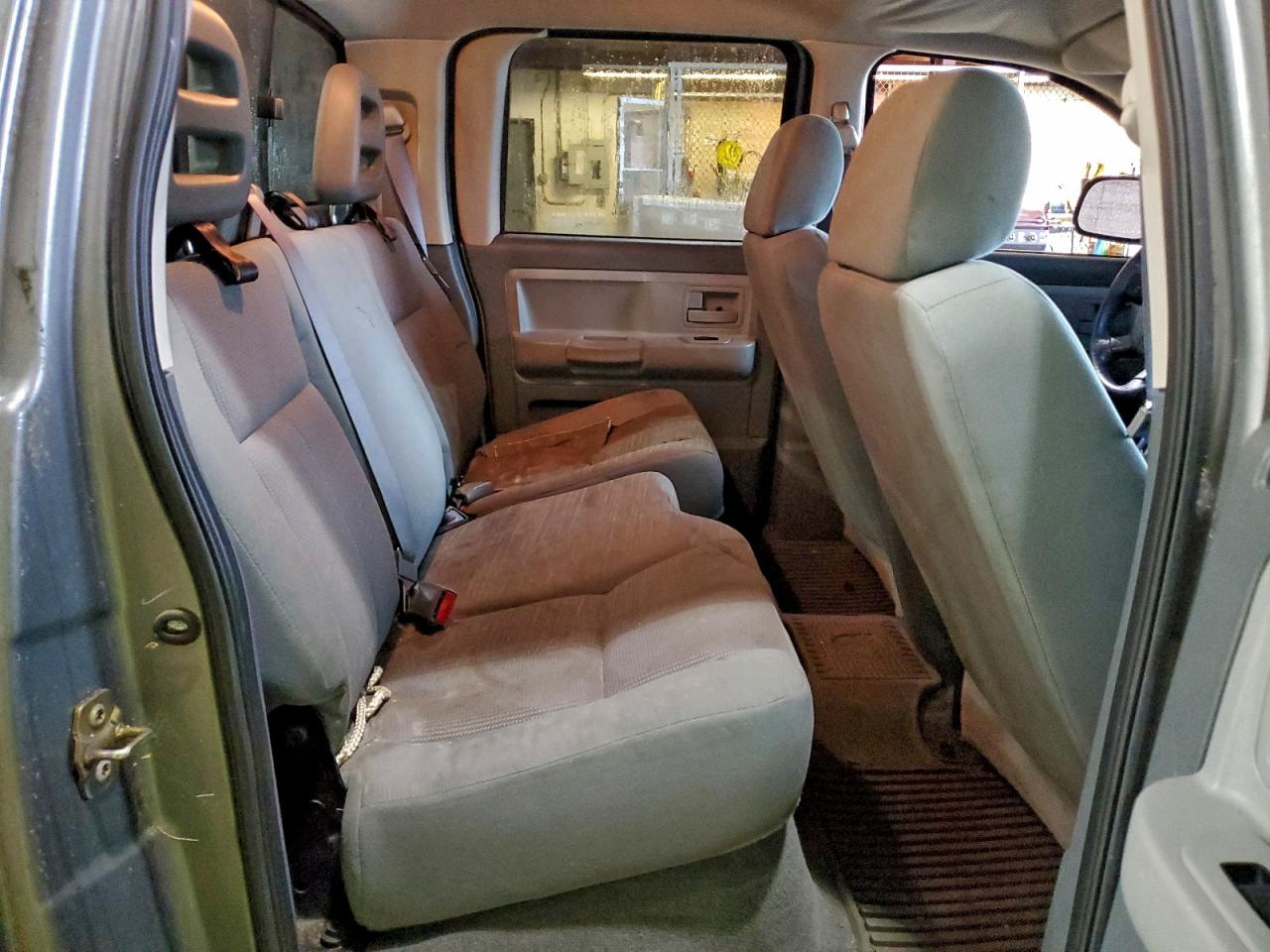 2005 DODGE DAKOTA QUAD SLT photo 10