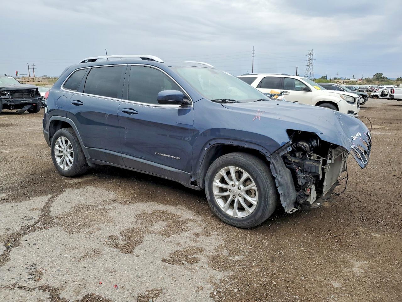 2019 JEEP CHEROKEE LATITUDE photo 4