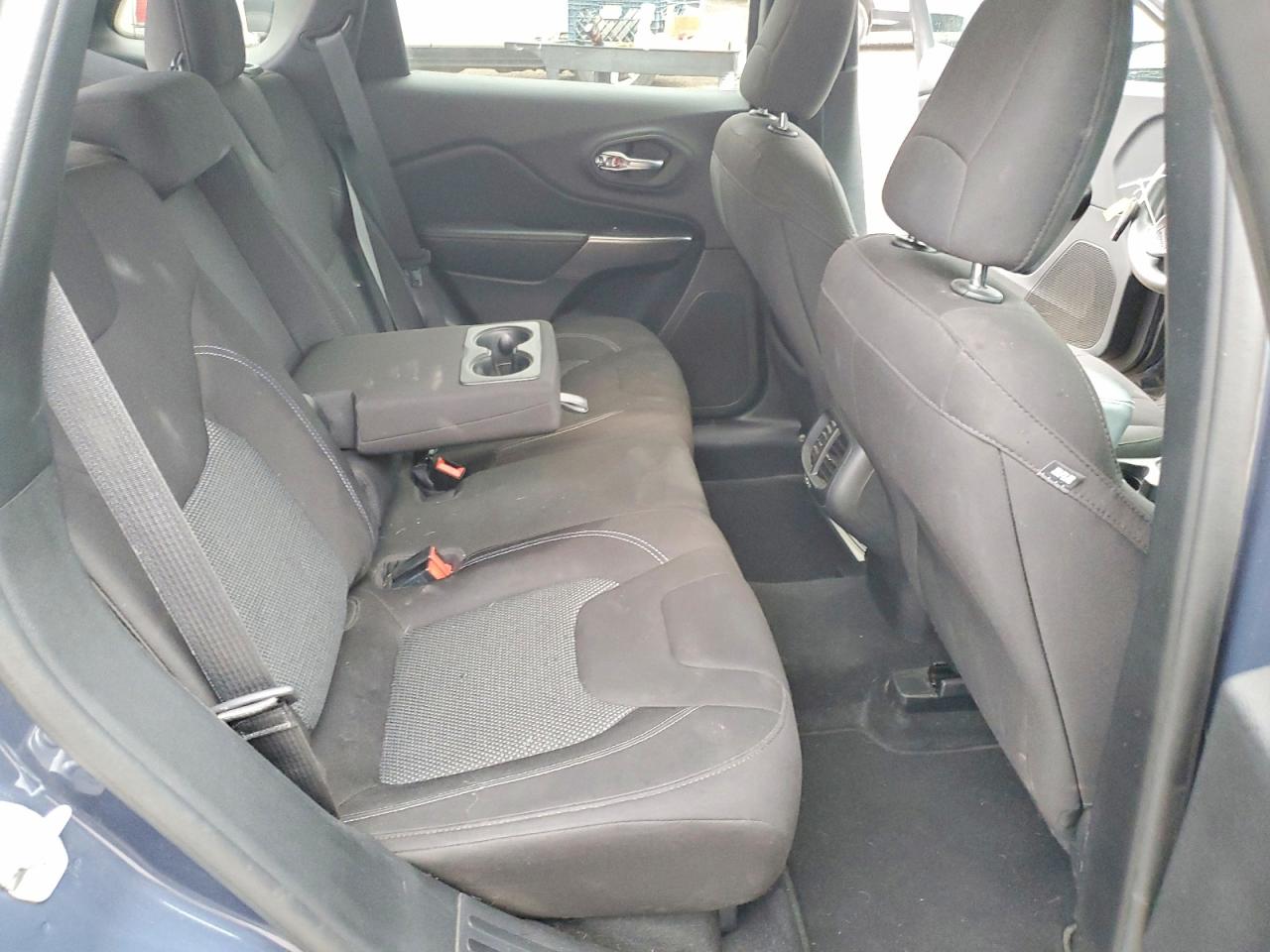 2019 JEEP CHEROKEE LATITUDE photo 11