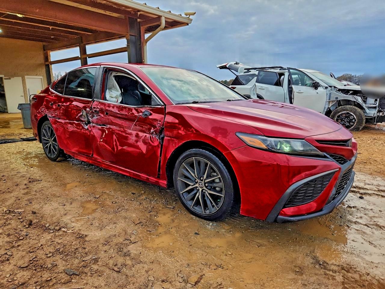 2021 TOYOTA CAMRY SE photo 4