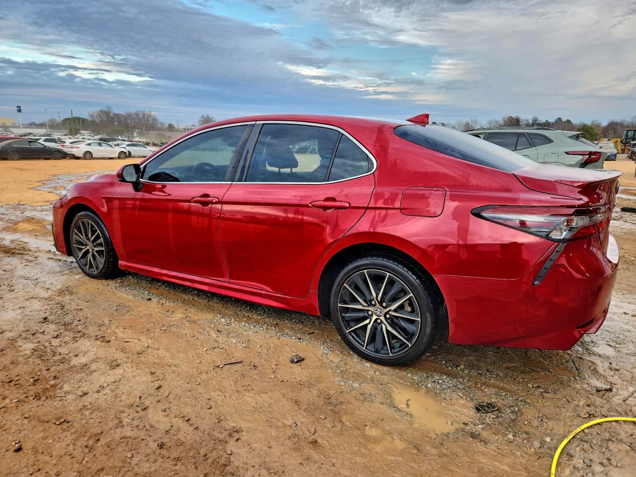 2021 TOYOTA CAMRY SE photo 2