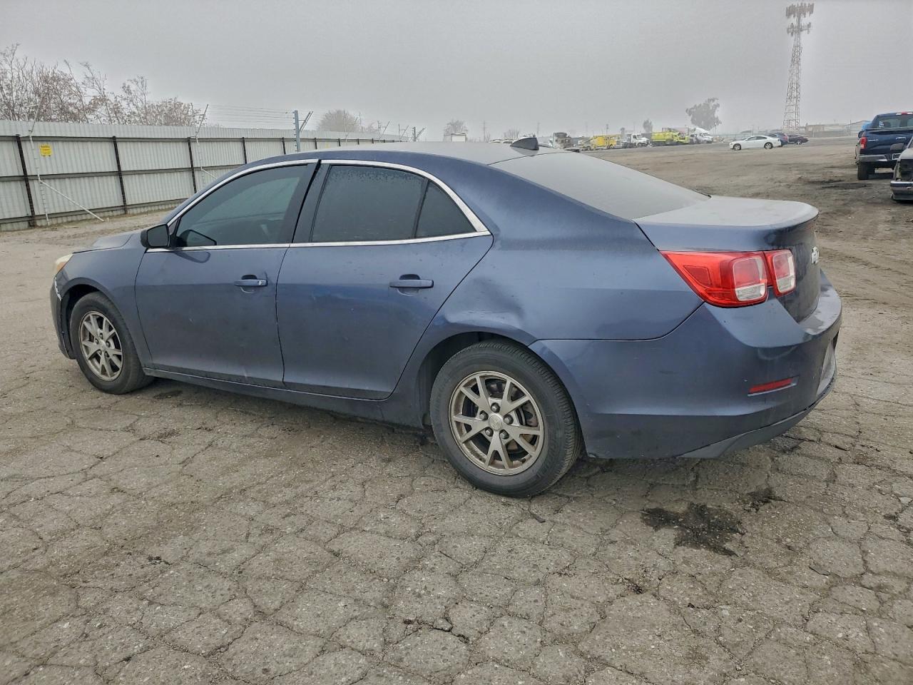 2013 CHEVROLET MALIBU LS photo 2