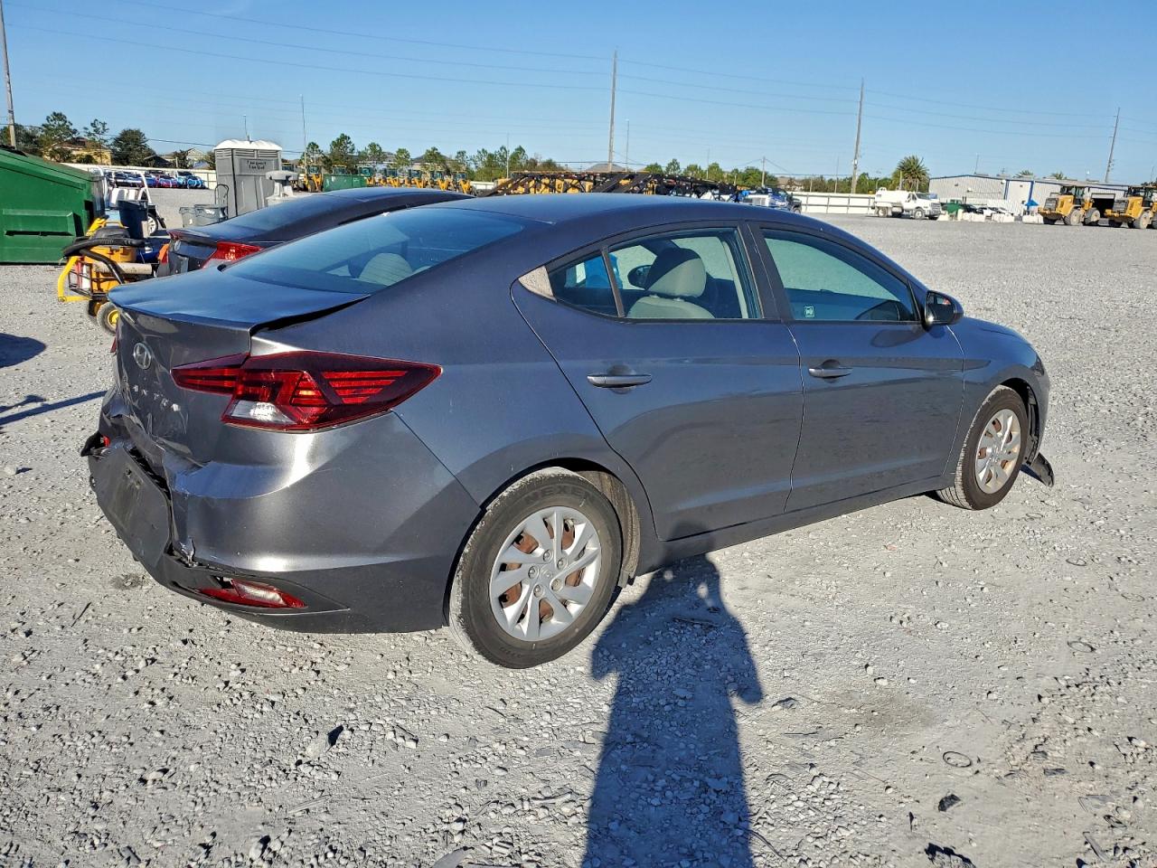 2019 HYUNDAI ELANTRA SE photo 3