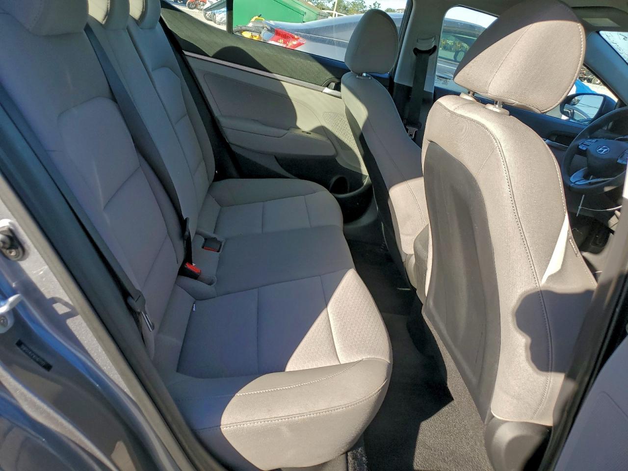 2019 HYUNDAI ELANTRA SE photo 10
