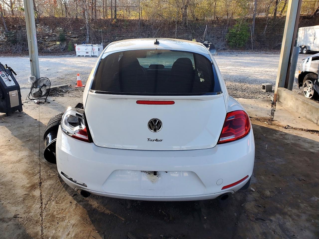 2013 VOLKSWAGEN BEETLE TURBO photo 6