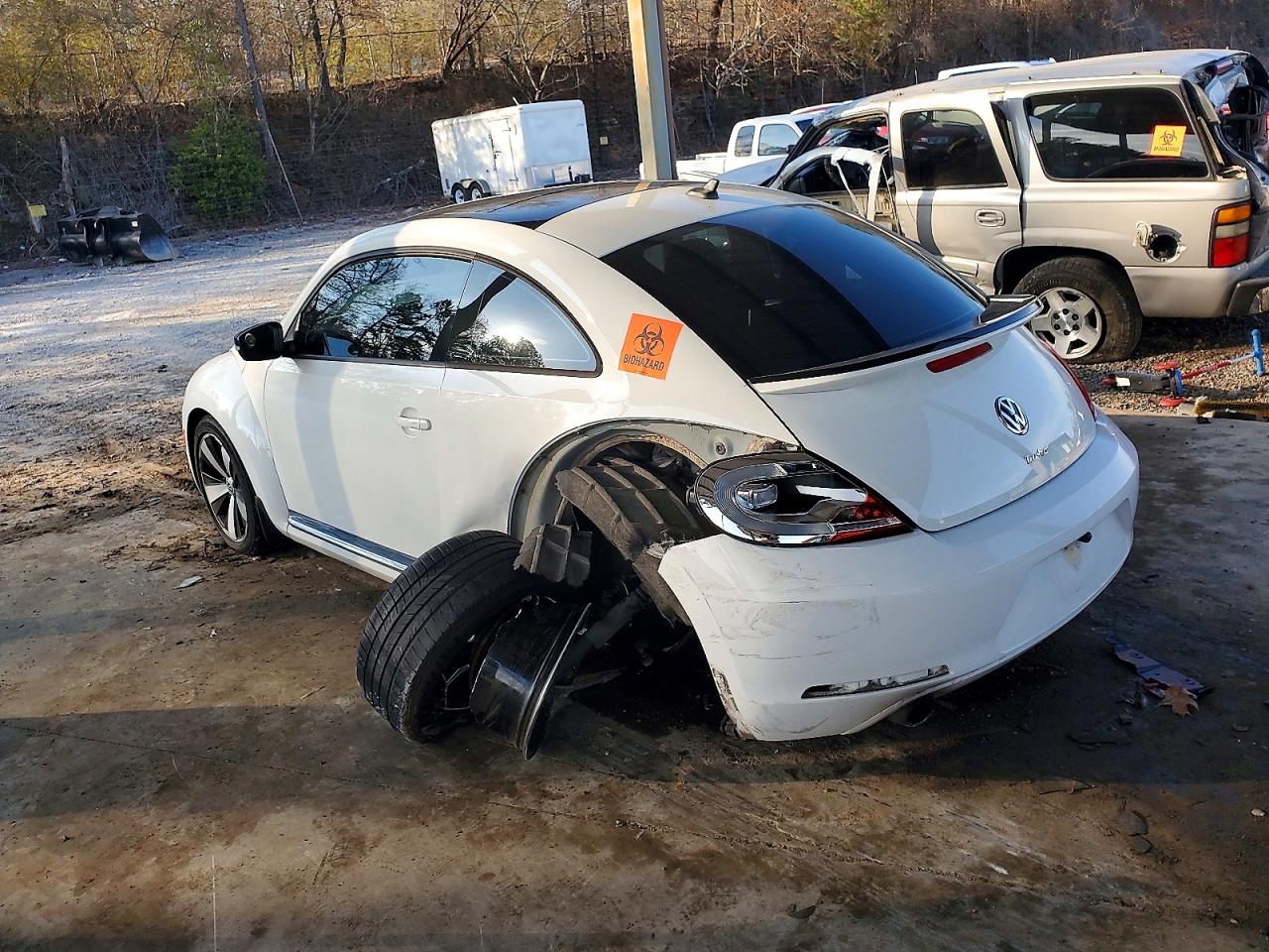 2013 VOLKSWAGEN BEETLE TURBO photo 2