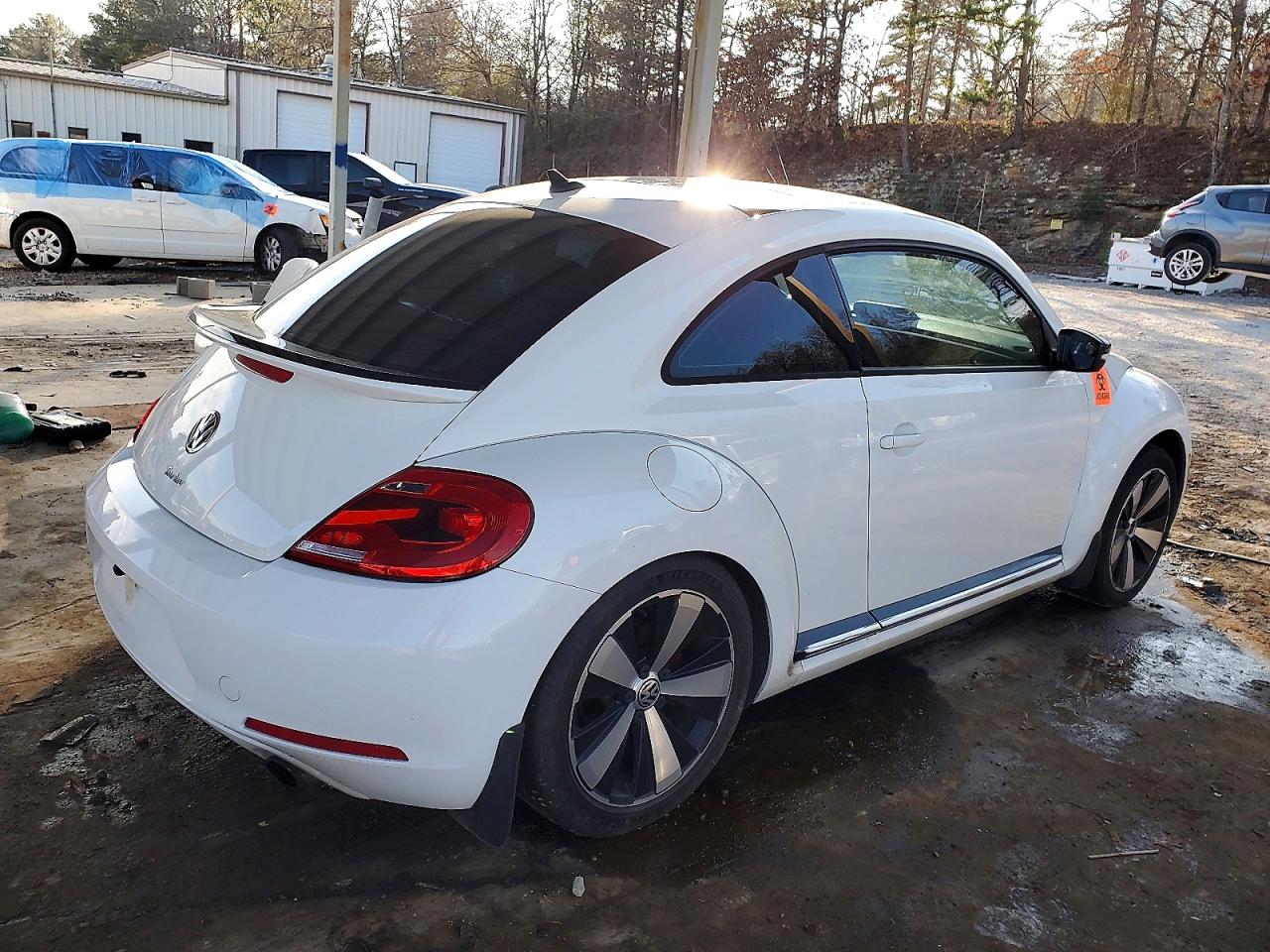2013 VOLKSWAGEN BEETLE TURBO photo 3