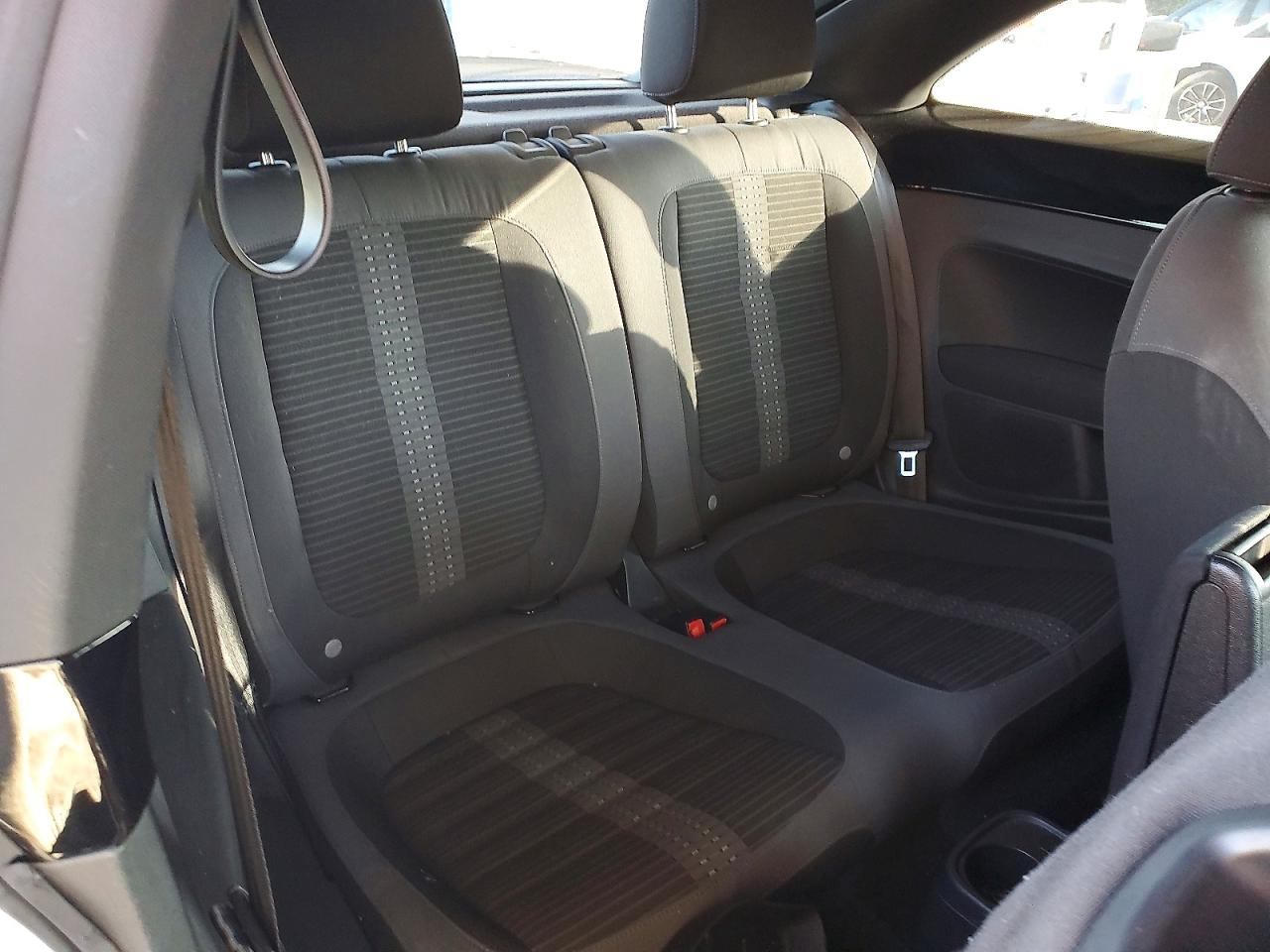 2013 VOLKSWAGEN BEETLE TURBO photo 10