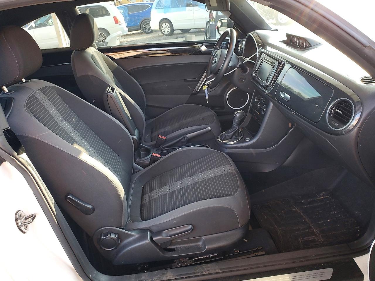2013 VOLKSWAGEN BEETLE TURBO photo 7