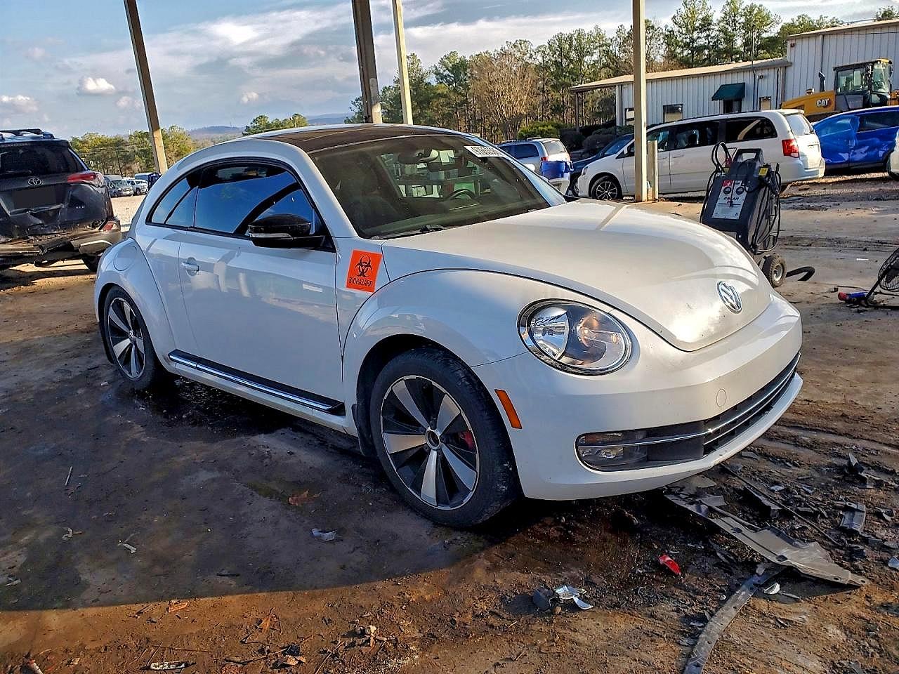 2013 VOLKSWAGEN BEETLE TURBO photo 4