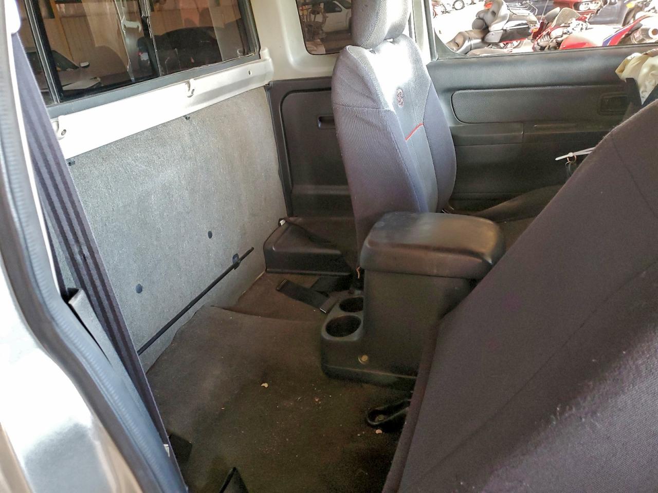 2001 NISSAN FRONTIER KING CAB SC photo 10