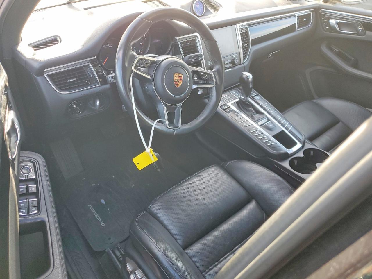 2018 PORSCHE MACAN photo 8