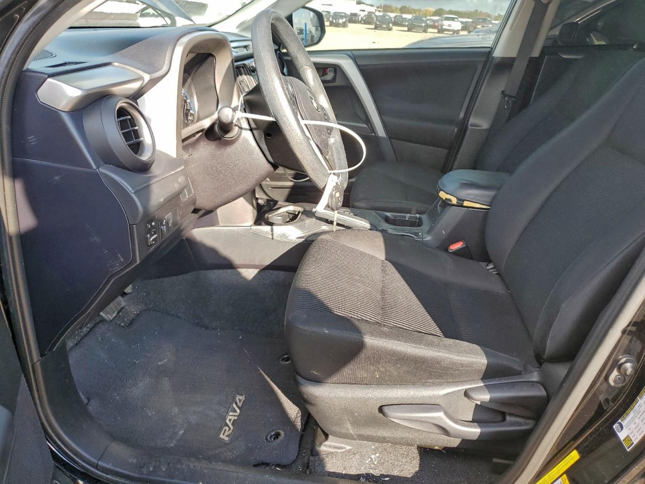 2017 TOYOTA RAV4 LE photo 7
