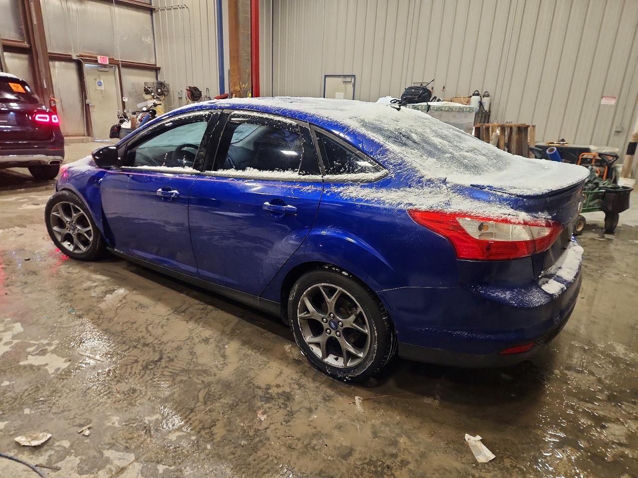 2013 FORD FOCUS SE photo 2