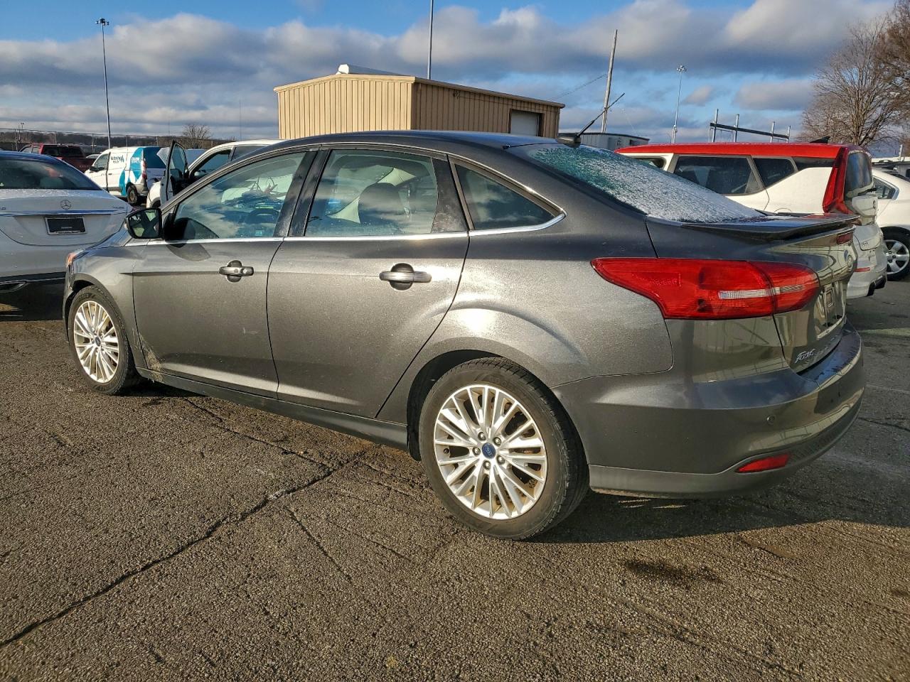2017 FORD FOCUS TITANIUM photo 2