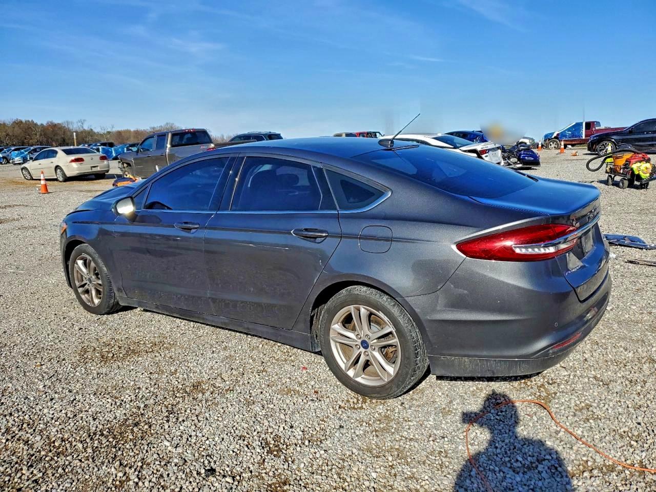 2018 FORD FUSION SE photo 2