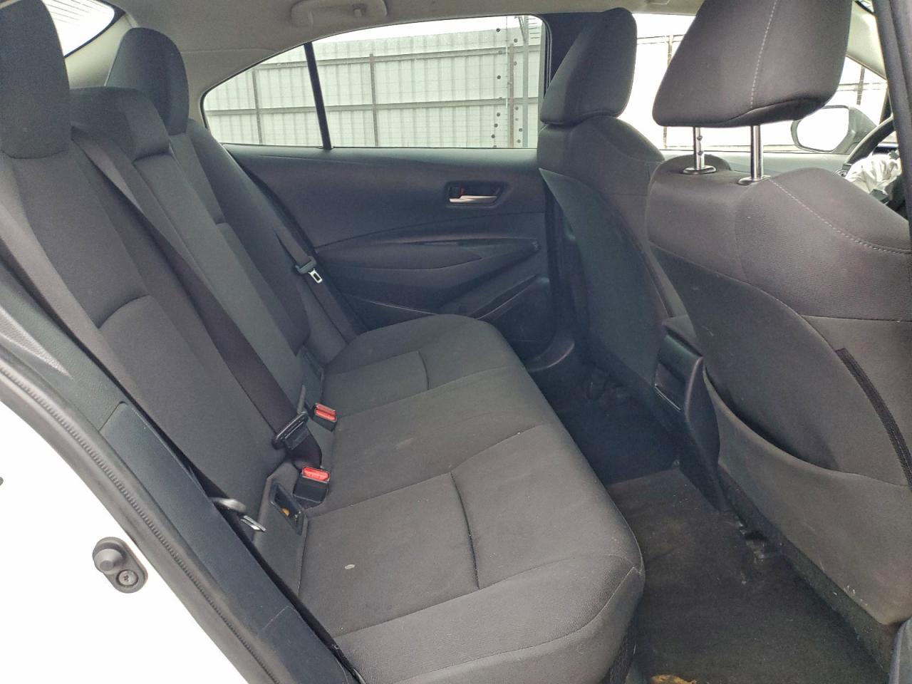 2021 TOYOTA COROLLA LE photo 10
