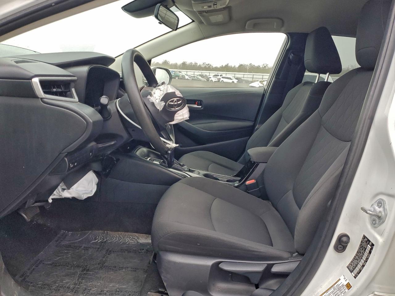 2021 TOYOTA COROLLA LE photo 7