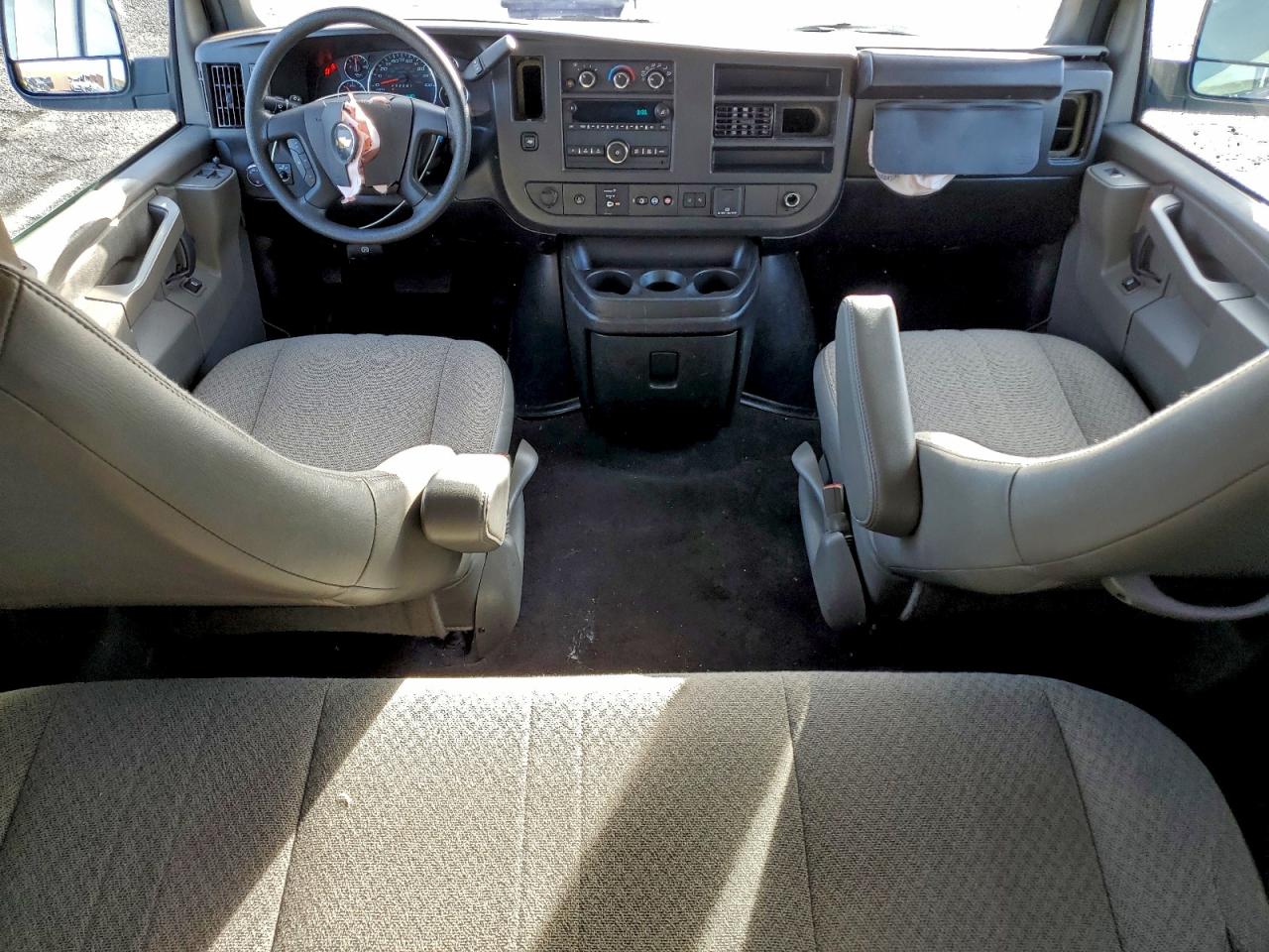 2024 CHEVROLET EXPRESS G3500 LT photo 8