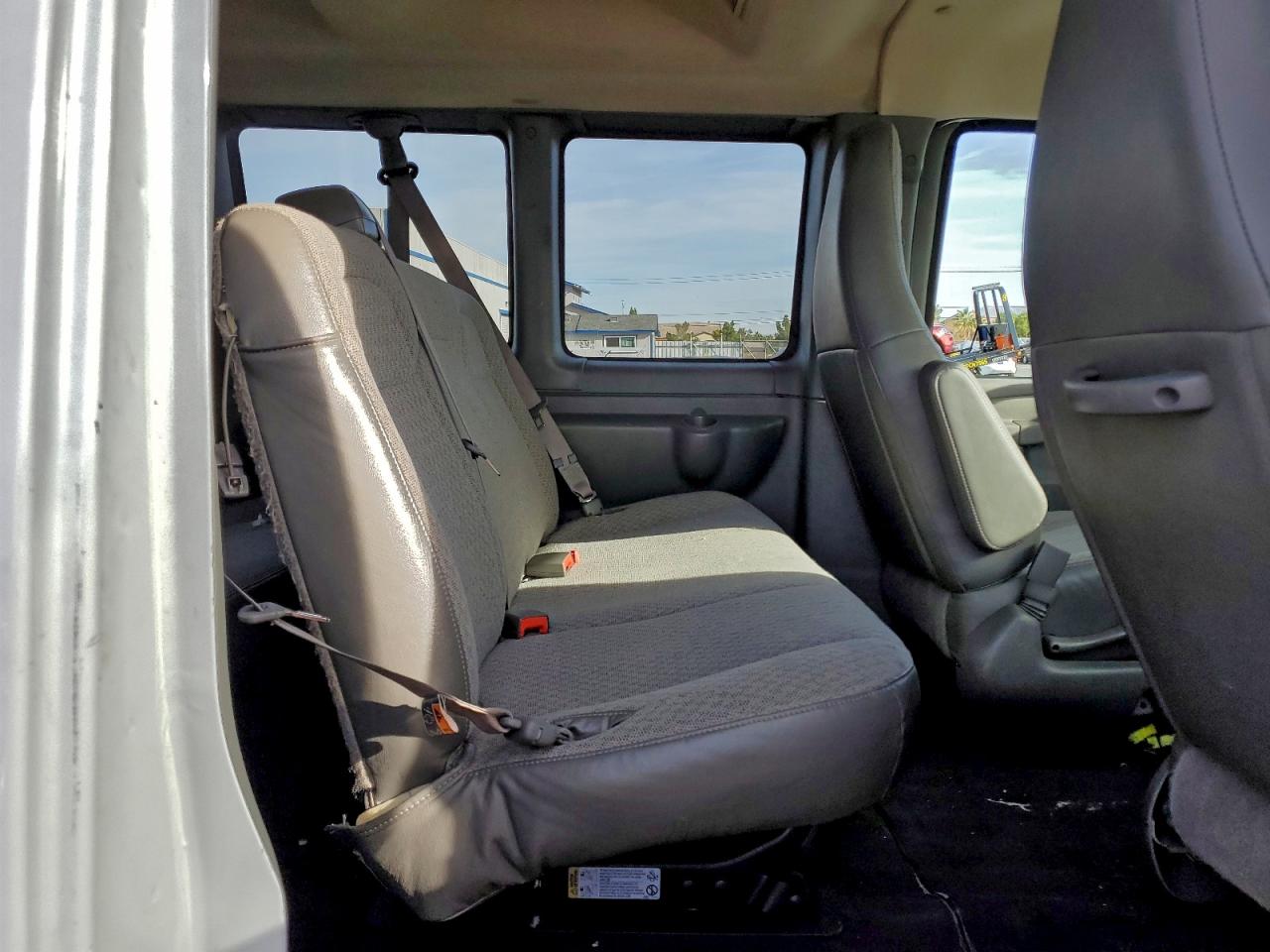 2024 CHEVROLET EXPRESS G3500 LT photo 11