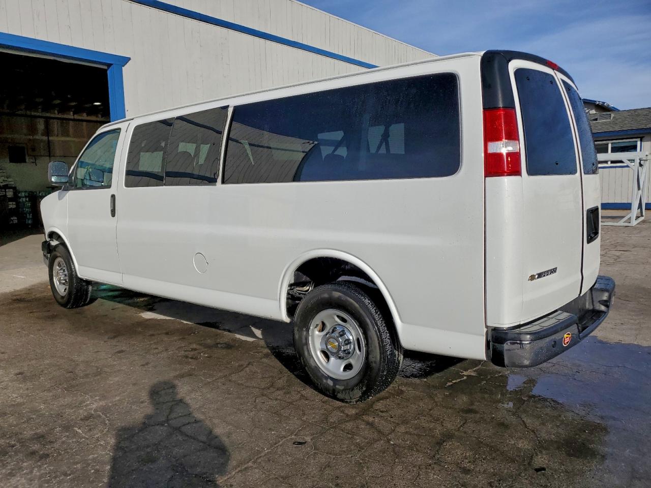 2024 CHEVROLET EXPRESS G3500 LT photo 2