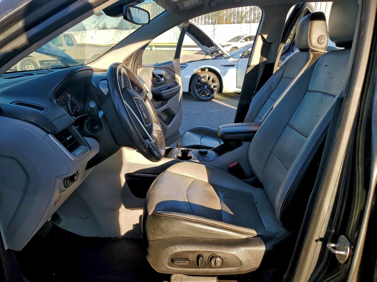2020 GMC TERRAIN SLT photo 7