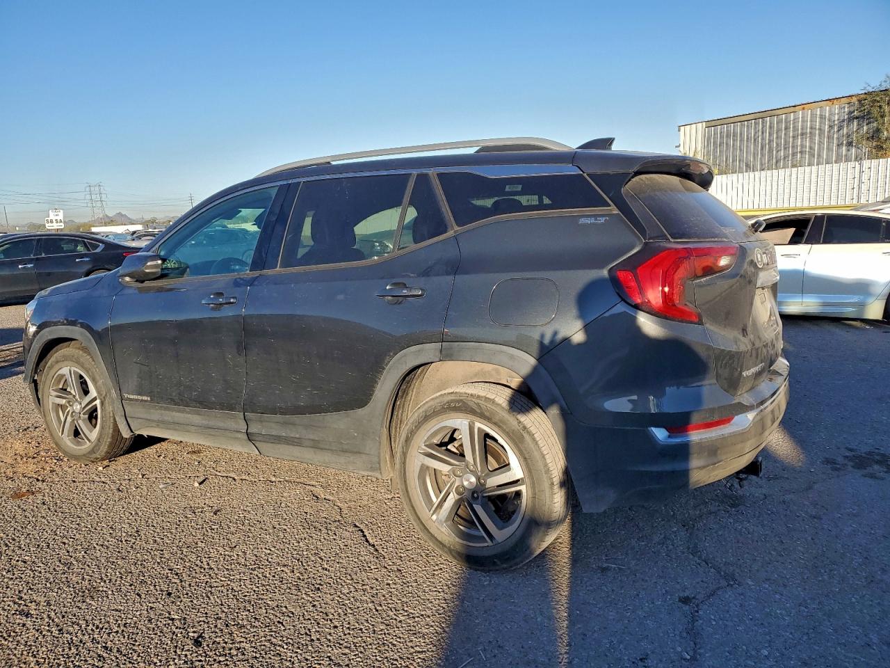 2020 GMC TERRAIN SLT photo 2