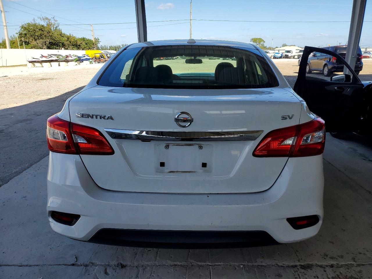 2017 NISSAN SENTRA S photo 6