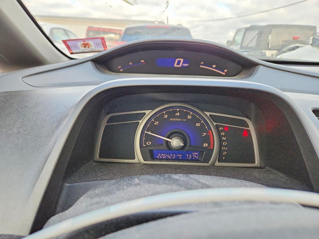 2011 HONDA CIVIC LX photo 9